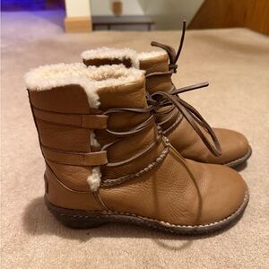 UGG Chestnut Tan Shearling-Lined Lace-Up Ankle Boots